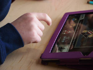 kidwithipad.jpg