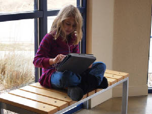 studentwithipad.jpg